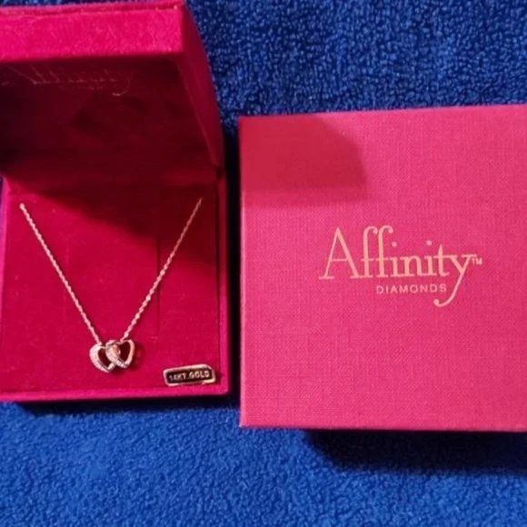 Vintage Affinity 14K 0.25 cttw Diamond Intertwined Heart Necklace NIB HTF - Picture 3 of 6